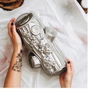 NORDIC WARE ⭐️ “Yule Log” pan